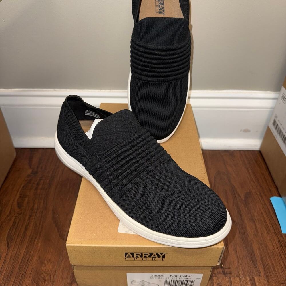 NEW ARRAY Gabby Knit Fabric Women Size 9 Black Slip-On Shoes